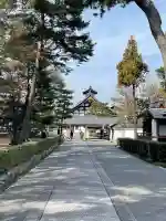 相国寺(相国承天禅寺)の{uncategorized: "未分類", other: "その他", undefined: "問題あり", building: "その他建物", grave: "お墓", sacred_gate: "鳥居", guardian: "狛犬", statue: "像", buddha: "仏像", history: "歴史", nature: "自然", garden: "庭園", animal: "動物", pagoda: "塔", temizu: "手水舎", mountain_gate: "山門・神門", sanctuary: "本殿・本堂", subordinate: "末社・摂社", art: "芸術", scenery: "景色", jizo: "地蔵", ema: "絵馬", goshuin: "御朱印", omikuji: "おみくじ", items: "授与品その他", amulet: "お守り", goshuincho: "御朱印帳", eats: "食事", festival: "お祭り", votive_dance: "神楽", shichigosan: "七五三参", wedding: "結婚式", experience: "体験その他", initially: "初詣", around: "周辺", anti_infection: "感染症対策"}