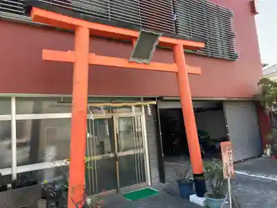 白赤稲荷神社の鳥居