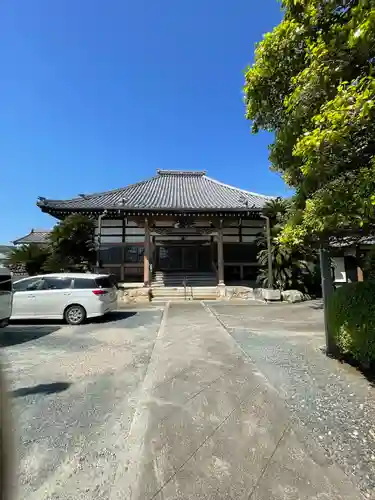 城宝寺の本殿・本堂