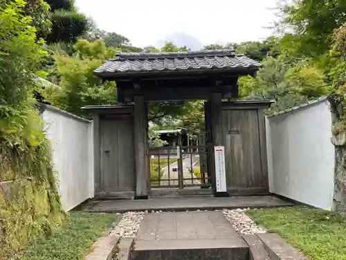 長壽寺（長寿寺）の山門・神門