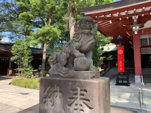 越ヶ谷久伊豆神社の狛犬