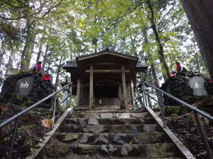 三峯神社の末社・摂社