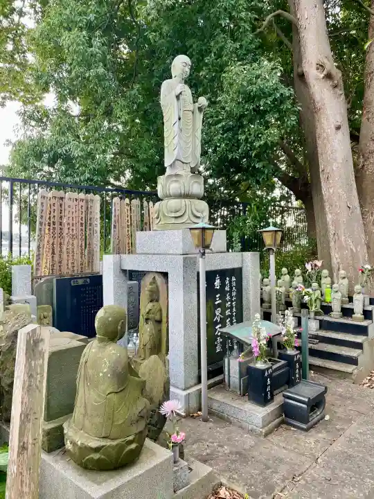 徳蔵院の{uncategorized: "未分類", other: "その他", undefined: "問題あり", building: "その他建物", grave: "お墓", sacred_gate: "鳥居", guardian: "狛犬", statue: "像", buddha: "仏像", history: "歴史", nature: "自然", garden: "庭園", animal: "動物", pagoda: "塔", temizu: "手水舎", mountain_gate: "山門・神門", sanctuary: "本殿・本堂", subordinate: "末社・摂社", art: "芸術", scenery: "景色", jizo: "地蔵", ema: "絵馬", goshuin: "御朱印", omikuji: "おみくじ", items: "授与品その他", amulet: "お守り", goshuincho: "御朱印帳", eats: "食事", festival: "お祭り", votive_dance: "神楽", shichigosan: "七五三参", wedding: "結婚式", experience: "体験その他", initially: "初詣", around: "周辺", anti_infection: "感染症対策"}