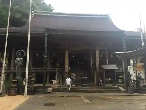 青岸渡寺の本殿・本堂