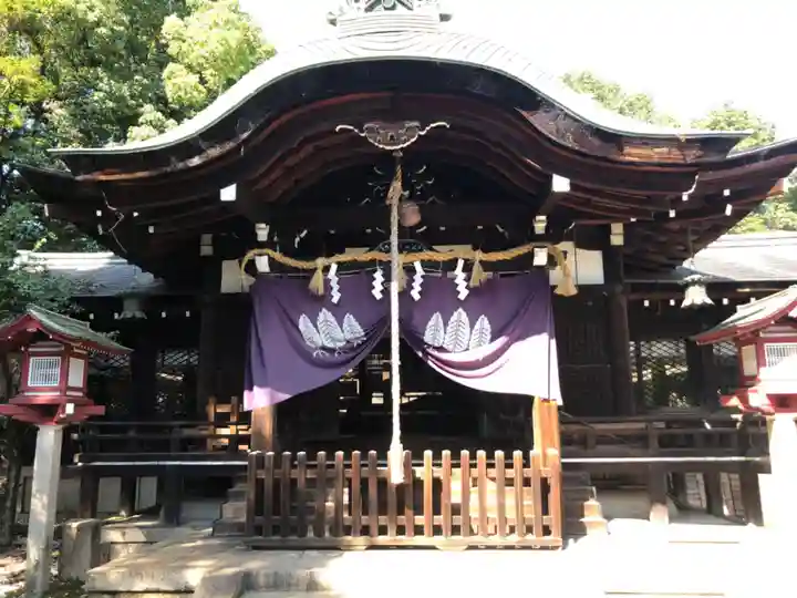 離宮八幡宮の本殿・本堂