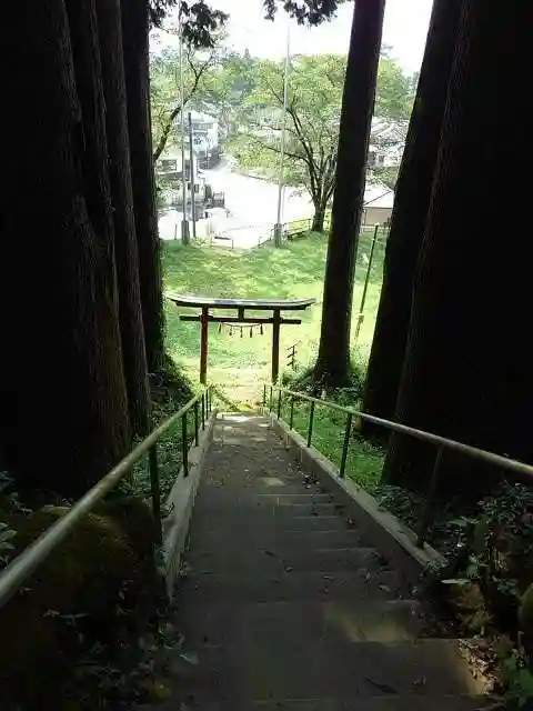 高尾神社の鳥居