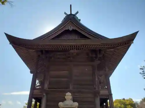 泊神社の本殿・本堂
