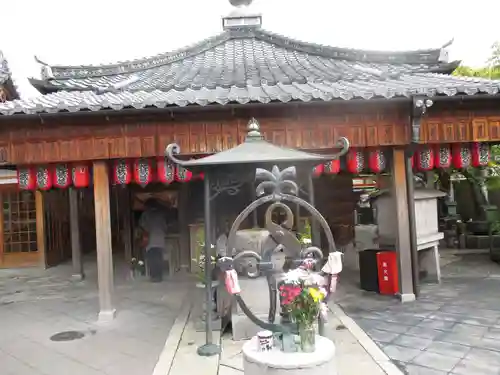 石像寺（釘抜地蔵）の本殿・本堂