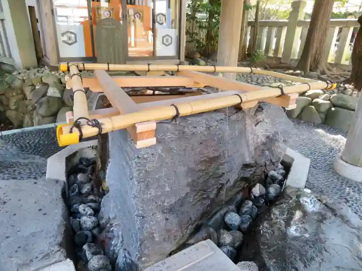 伊勢山皇大神宮の手水舎