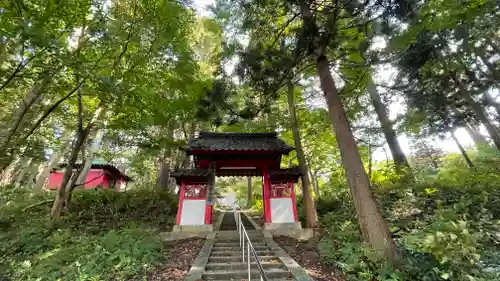 東林山　宝蔵寺の山門