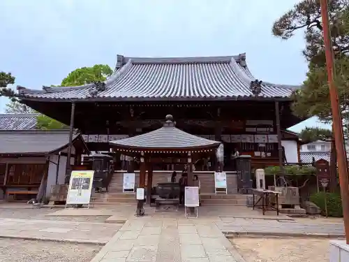 葛井寺の{uncategorized: "未分類", other: "その他", undefined: "問題あり", building: "その他建物", grave: "お墓", sacred_gate: "鳥居", guardian: "狛犬", statue: "像", buddha: "仏像", history: "歴史", nature: "自然", garden: "庭園", animal: "動物", pagoda: "塔", temizu: "手水舎", mountain_gate: "山門・神門", sanctuary: "本殿・本堂", subordinate: "末社・摂社", art: "芸術", scenery: "景色", jizo: "地蔵", ema: "絵馬", goshuin: "御朱印", omikuji: "おみくじ", items: "授与品その他", amulet: "お守り", goshuincho: "御朱印帳", eats: "食事", festival: "お祭り", votive_dance: "神楽", shichigosan: "七五三参", wedding: "結婚式", experience: "体験その他", initially: "初詣", around: "周辺", anti_infection: "感染症対策"}