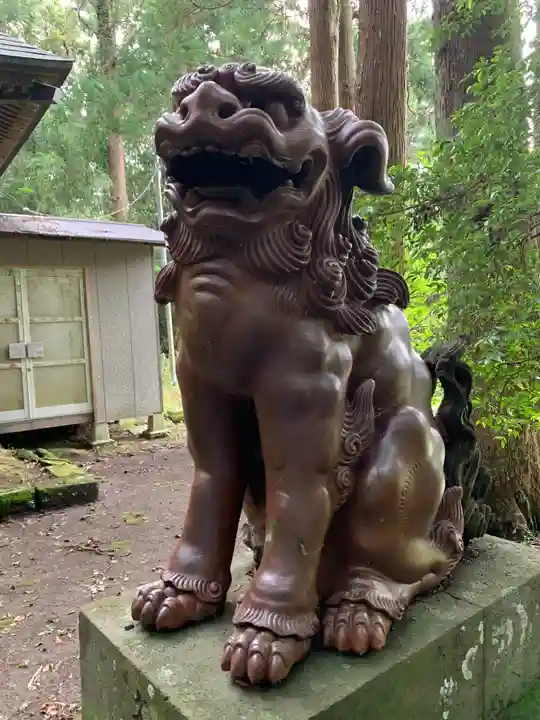 熊野神社の狛犬