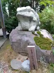 春日山神社の像