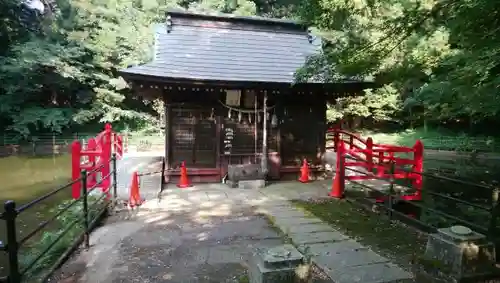 巌島神社の本殿