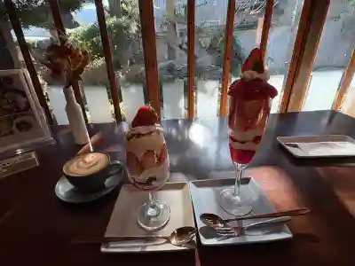 糸島市宇美八幡宮の{uncategorized: "未分類", other: "その他", undefined: "問題あり", building: "その他建物", grave: "お墓", sacred_gate: "鳥居", guardian: "狛犬", statue: "像", buddha: "仏像", history: "歴史", nature: "自然", garden: "庭園", animal: "動物", pagoda: "塔", temizu: "手水舎", mountain_gate: "山門・神門", sanctuary: "本殿・本堂", subordinate: "末社・摂社", art: "芸術", scenery: "景色", jizo: "地蔵", ema: "絵馬", goshuin: "御朱印", omikuji: "おみくじ", items: "授与品その他", amulet: "お守り", goshuincho: "御朱印帳", eats: "食事", festival: "お祭り", votive_dance: "神楽", shichigosan: "七五三参", wedding: "結婚式", experience: "体験その他", initially: "初詣", around: "周辺", anti_infection: "感染症対策"}