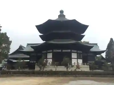 斑鳩寺の本殿・本堂