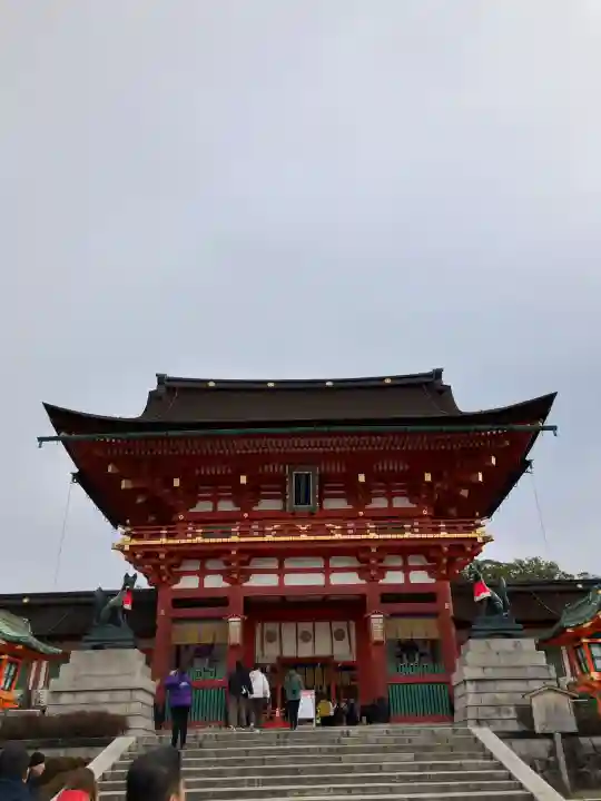 伏見稲荷大社の{uncategorized: "未分類", other: "その他", undefined: "問題あり", building: "その他建物", grave: "お墓", sacred_gate: "鳥居", guardian: "狛犬", statue: "像", buddha: "仏像", history: "歴史", nature: "自然", garden: "庭園", animal: "動物", pagoda: "塔", temizu: "手水舎", mountain_gate: "山門・神門", sanctuary: "本殿・本堂", subordinate: "末社・摂社", art: "芸術", scenery: "景色", jizo: "地蔵", ema: "絵馬", goshuin: "御朱印", omikuji: "おみくじ", items: "授与品その他", amulet: "お守り", goshuincho: "御朱印帳", eats: "食事", festival: "お祭り", votive_dance: "神楽", shichigosan: "七五三参", wedding: "結婚式", experience: "体験その他", initially: "初詣", around: "周辺", anti_infection: "感染症対策"}