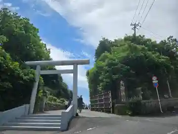 大御神社の{uncategorized: "未分類", other: "その他", undefined: "問題あり", building: "その他建物", grave: "お墓", sacred_gate: "鳥居", guardian: "狛犬", statue: "像", buddha: "仏像", history: "歴史", nature: "自然", garden: "庭園", animal: "動物", pagoda: "塔", temizu: "手水舎", mountain_gate: "山門・神門", sanctuary: "本殿・本堂", subordinate: "末社・摂社", art: "芸術", scenery: "景色", jizo: "地蔵", ema: "絵馬", goshuin: "御朱印", omikuji: "おみくじ", items: "授与品その他", amulet: "お守り", goshuincho: "御朱印帳", eats: "食事", festival: "お祭り", votive_dance: "神楽", shichigosan: "七五三参", wedding: "結婚式", experience: "体験その他", initially: "初詣", around: "周辺", anti_infection: "感染症対策"}