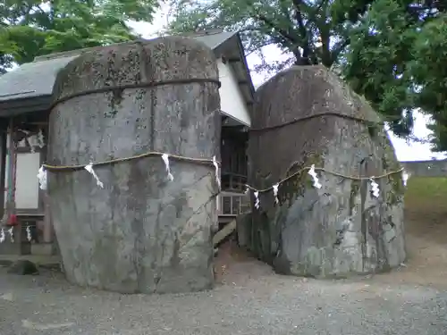 三ツ石神社の自然