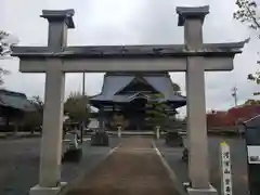 芳春寺の山門