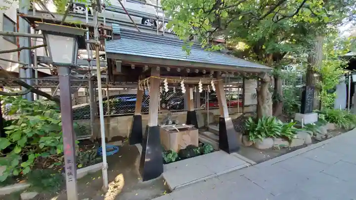 千住本氷川神社の手水舎