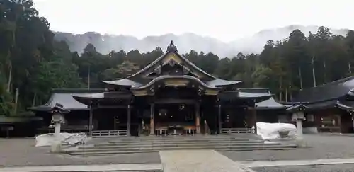 彌彦神社の本殿