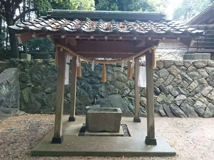春日神社の手水舎
