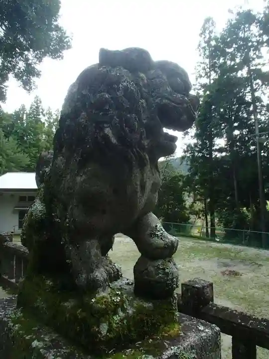 八王子神社の狛犬