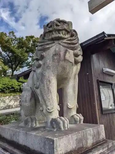 京都霊山護國神社の狛犬