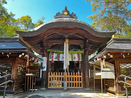 下新川神社の山門・神門