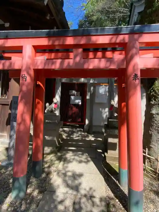 花園稲荷神社の{uncategorized: "未分類", other: "その他", undefined: "問題あり", building: "その他建物", grave: "お墓", sacred_gate: "鳥居", guardian: "狛犬", statue: "像", buddha: "仏像", history: "歴史", nature: "自然", garden: "庭園", animal: "動物", pagoda: "塔", temizu: "手水舎", mountain_gate: "山門・神門", sanctuary: "本殿・本堂", subordinate: "末社・摂社", art: "芸術", scenery: "景色", jizo: "地蔵", ema: "絵馬", goshuin: "御朱印", omikuji: "おみくじ", items: "授与品その他", amulet: "お守り", goshuincho: "御朱印帳", eats: "食事", festival: "お祭り", votive_dance: "神楽", shichigosan: "七五三参", wedding: "結婚式", experience: "体験その他", initially: "初詣", around: "周辺", anti_infection: "感染症対策"}