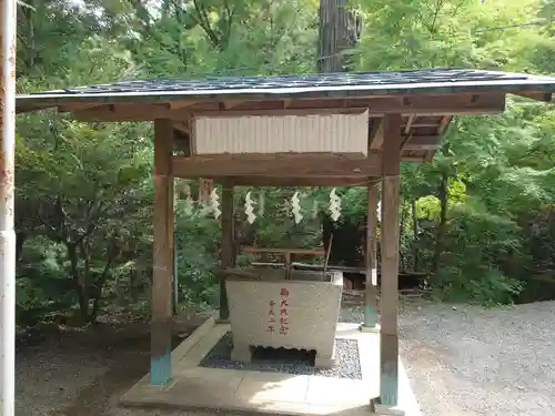 石楯尾神社の手水舎