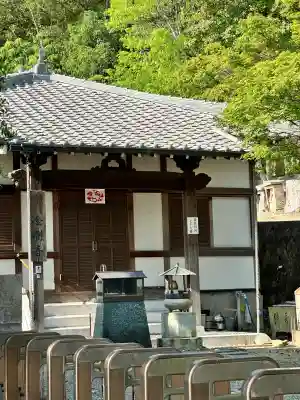 金剛寺の{uncategorized: "未分類", other: "その他", undefined: "問題あり", building: "その他建物", grave: "お墓", sacred_gate: "鳥居", guardian: "狛犬", statue: "像", buddha: "仏像", history: "歴史", nature: "自然", garden: "庭園", animal: "動物", pagoda: "塔", temizu: "手水舎", mountain_gate: "山門・神門", sanctuary: "本殿・本堂", subordinate: "末社・摂社", art: "芸術", scenery: "景色", jizo: "地蔵", ema: "絵馬", goshuin: "御朱印", omikuji: "おみくじ", items: "授与品その他", amulet: "お守り", goshuincho: "御朱印帳", eats: "食事", festival: "お祭り", votive_dance: "神楽", shichigosan: "七五三参", wedding: "結婚式", experience: "体験その他", initially: "初詣", around: "周辺", anti_infection: "感染症対策"}