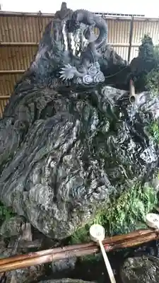 馬橋稲荷神社の手水舎