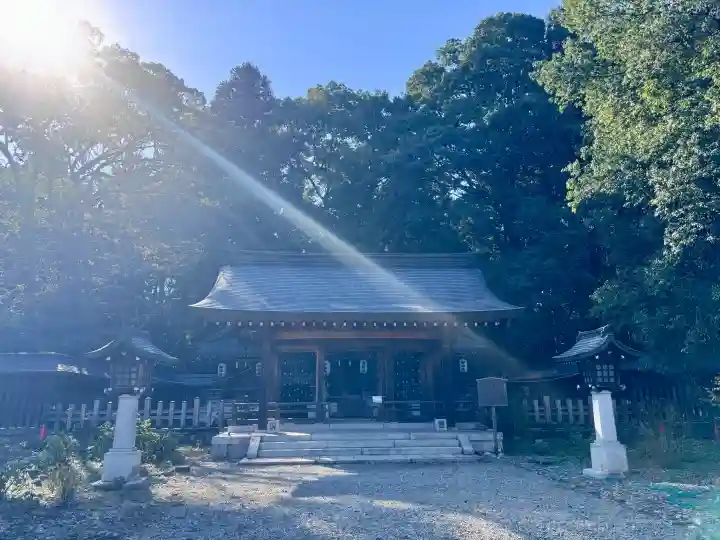 吉野神宮の{uncategorized: "未分類", other: "その他", undefined: "問題あり", building: "その他建物", grave: "お墓", sacred_gate: "鳥居", guardian: "狛犬", statue: "像", buddha: "仏像", history: "歴史", nature: "自然", garden: "庭園", animal: "動物", pagoda: "塔", temizu: "手水舎", mountain_gate: "山門・神門", sanctuary: "本殿・本堂", subordinate: "末社・摂社", art: "芸術", scenery: "景色", jizo: "地蔵", ema: "絵馬", goshuin: "御朱印", omikuji: "おみくじ", items: "授与品その他", amulet: "お守り", goshuincho: "御朱印帳", eats: "食事", festival: "お祭り", votive_dance: "神楽", shichigosan: "七五三参", wedding: "結婚式", experience: "体験その他", initially: "初詣", around: "周辺", anti_infection: "感染症対策"}