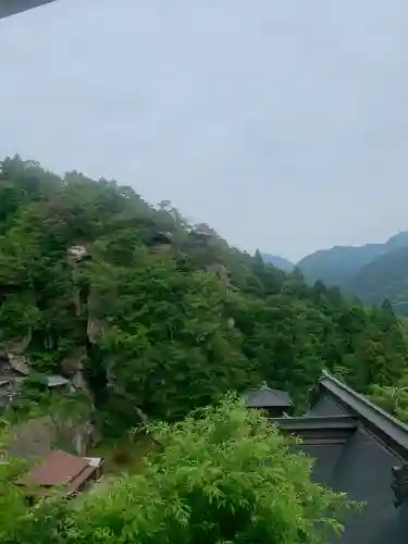 山寺日枝神社の{uncategorized: "未分類", other: "その他", undefined: "問題あり", building: "その他建物", grave: "お墓", sacred_gate: "鳥居", guardian: "狛犬", statue: "像", buddha: "仏像", history: "歴史", nature: "自然", garden: "庭園", animal: "動物", pagoda: "塔", temizu: "手水舎", mountain_gate: "山門・神門", sanctuary: "本殿・本堂", subordinate: "末社・摂社", art: "芸術", scenery: "景色", jizo: "地蔵", ema: "絵馬", goshuin: "御朱印", omikuji: "おみくじ", items: "授与品その他", amulet: "お守り", goshuincho: "御朱印帳", eats: "食事", festival: "お祭り", votive_dance: "神楽", shichigosan: "七五三参", wedding: "結婚式", experience: "体験その他", initially: "初詣", around: "周辺", anti_infection: "感染症対策"}