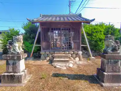 八龍社（目比）の本殿・本堂