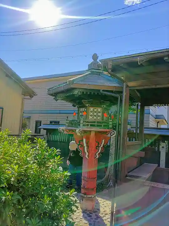 六地蔵尊の本殿・本堂