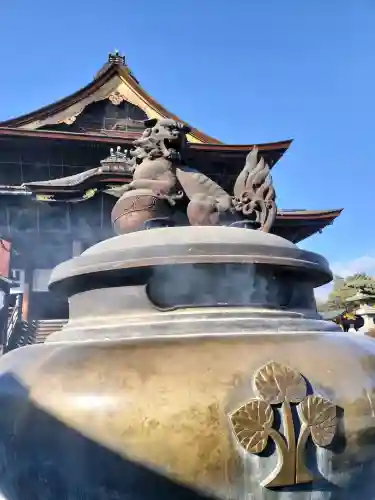 善光寺の{uncategorized: "未分類", other: "その他", undefined: "問題あり", building: "その他建物", grave: "お墓", sacred_gate: "鳥居", guardian: "狛犬", statue: "像", buddha: "仏像", history: "歴史", nature: "自然", garden: "庭園", animal: "動物", pagoda: "塔", temizu: "手水舎", mountain_gate: "山門・神門", sanctuary: "本殿・本堂", subordinate: "末社・摂社", art: "芸術", scenery: "景色", jizo: "地蔵", ema: "絵馬", goshuin: "御朱印", omikuji: "おみくじ", items: "授与品その他", amulet: "お守り", goshuincho: "御朱印帳", eats: "食事", festival: "お祭り", votive_dance: "神楽", shichigosan: "七五三参", wedding: "結婚式", experience: "体験その他", initially: "初詣", around: "周辺", anti_infection: "感染症対策"}