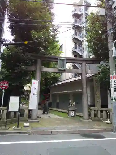 銀杏岡八幡神社の鳥居