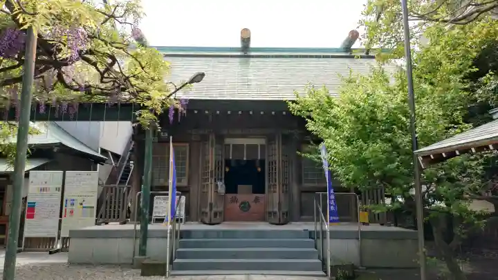 國領神社の{uncategorized: "未分類", other: "その他", undefined: "問題あり", building: "その他建物", grave: "お墓", sacred_gate: "鳥居", guardian: "狛犬", statue: "像", buddha: "仏像", history: "歴史", nature: "自然", garden: "庭園", animal: "動物", pagoda: "塔", temizu: "手水舎", mountain_gate: "山門・神門", sanctuary: "本殿・本堂", subordinate: "末社・摂社", art: "芸術", scenery: "景色", jizo: "地蔵", ema: "絵馬", goshuin: "御朱印", omikuji: "おみくじ", items: "授与品その他", amulet: "お守り", goshuincho: "御朱印帳", eats: "食事", festival: "お祭り", votive_dance: "神楽", shichigosan: "七五三参", wedding: "結婚式", experience: "体験その他", initially: "初詣", around: "周辺", anti_infection: "感染症対策"}