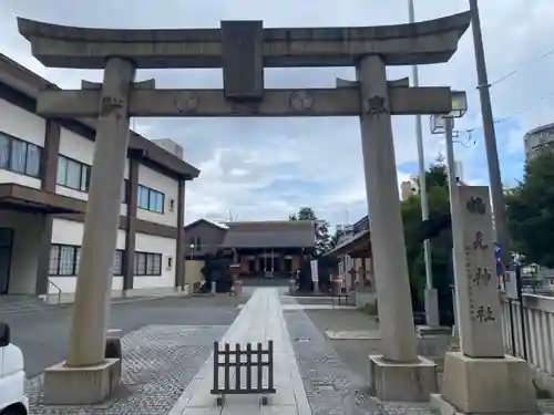 鶴見神社の鳥居