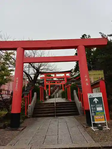 三光稲荷神社の鳥居