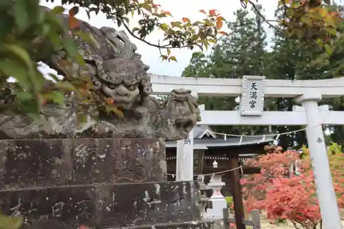 川田神社の狛犬