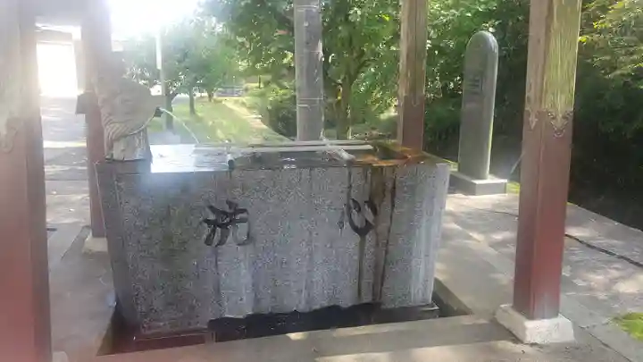 大虫神社の手水舎