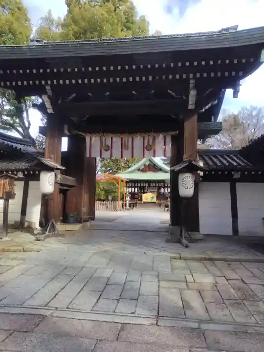 白峯神宮の{uncategorized: "未分類", other: "その他", undefined: "問題あり", building: "その他建物", grave: "お墓", sacred_gate: "鳥居", guardian: "狛犬", statue: "像", buddha: "仏像", history: "歴史", nature: "自然", garden: "庭園", animal: "動物", pagoda: "塔", temizu: "手水舎", mountain_gate: "山門・神門", sanctuary: "本殿・本堂", subordinate: "末社・摂社", art: "芸術", scenery: "景色", jizo: "地蔵", ema: "絵馬", goshuin: "御朱印", omikuji: "おみくじ", items: "授与品その他", amulet: "お守り", goshuincho: "御朱印帳", eats: "食事", festival: "お祭り", votive_dance: "神楽", shichigosan: "七五三参", wedding: "結婚式", experience: "体験その他", initially: "初詣", around: "周辺", anti_infection: "感染症対策"}