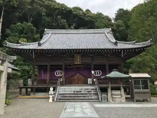 繁多寺の本殿