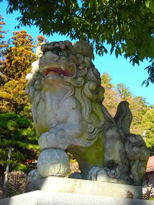 鳩ヶ嶺八幡宮の狛犬