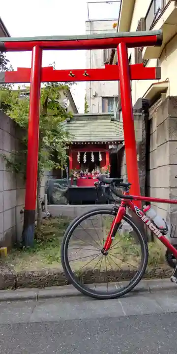 白箭稲荷社の鳥居