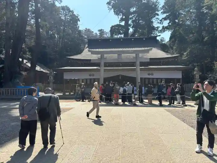 鹿島神宮の{uncategorized: "未分類", other: "その他", undefined: "問題あり", building: "その他建物", grave: "お墓", sacred_gate: "鳥居", guardian: "狛犬", statue: "像", buddha: "仏像", history: "歴史", nature: "自然", garden: "庭園", animal: "動物", pagoda: "塔", temizu: "手水舎", mountain_gate: "山門・神門", sanctuary: "本殿・本堂", subordinate: "末社・摂社", art: "芸術", scenery: "景色", jizo: "地蔵", ema: "絵馬", goshuin: "御朱印", omikuji: "おみくじ", items: "授与品その他", amulet: "お守り", goshuincho: "御朱印帳", eats: "食事", festival: "お祭り", votive_dance: "神楽", shichigosan: "七五三参", wedding: "結婚式", experience: "体験その他", initially: "初詣", around: "周辺", anti_infection: "感染症対策"}